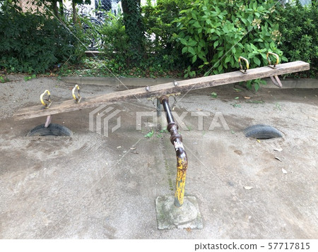 Wooden seesaw 57717815