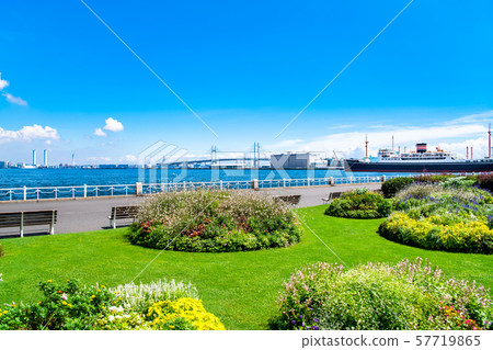 Yokohama Yamashita Park俯瞰Hikawamaru和海灣大橋 Yokohama Yamashita Park俯瞰Hikawamaru和海灣大橋 57719865