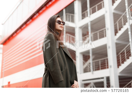 Beautiful young attractive business woman  57720185