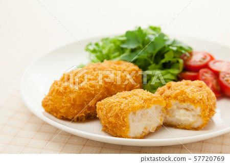Crab cream croquette 57720769