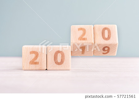 2020年新年擊敗目標具有挑戰性的木刻倒計時目標前夕新年快樂 57721561
