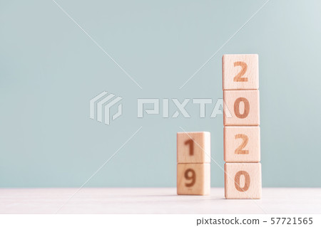 2020年新年擊敗目標具有挑戰性的木刻倒計時目標前夕新年快樂 57721565