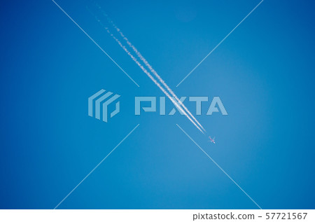 一架飛機 57721567