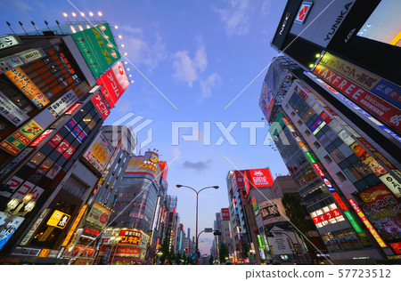 Tokyo cityscape in Japan I like Shinjuku, Kabukicho, etc. Tokyo cityscape in Japan I like Shinjuku, Kabukicho, etc. 57723512