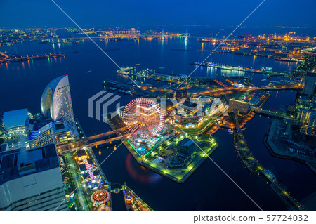 俯瞰橫濱的夜景 57724032