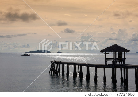 Backlit sea 57724696