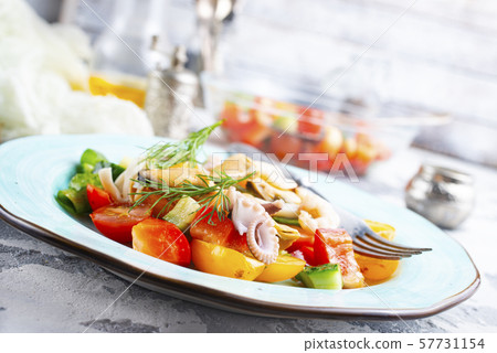seafood 57731154