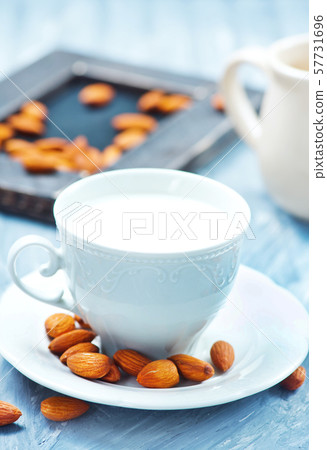 almond milk almond milk 57731696