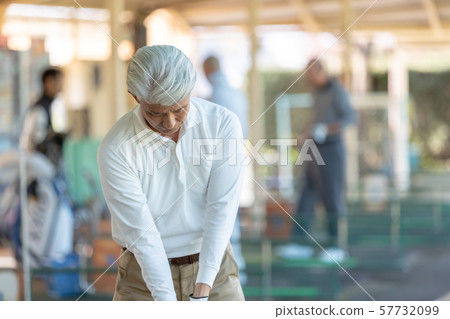 高爾夫 年長 男人 57732099