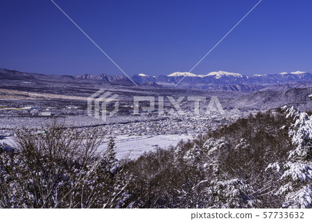 (Yamanashi Pref.) Southern Alps viewed from the 20th song 57733632