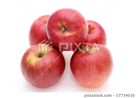 Apple fruit 57734016