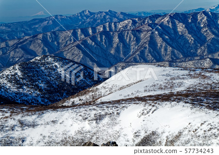 高根山和富士山遠離那須和山。 高根山和富士山遠離那須和山。 57734243