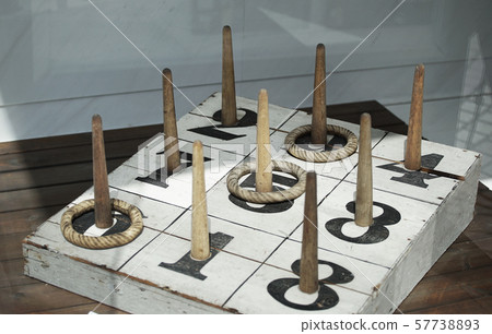 Ring throwing 57738893