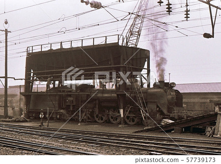 1968年：在東北幹線電氣化之前的Shirouchi機車，C60蒸汽機車 57739173