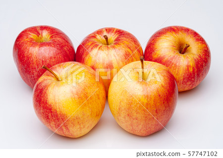 Ripe red apple isolated on white Ripe red apple isolated on white 57747102