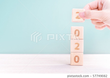2020 new year fall female hand goal wood block countdown goal happy new year 57749082