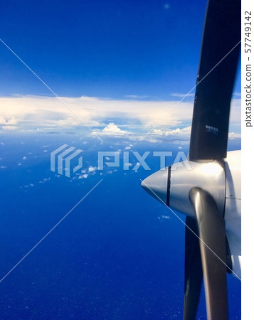 從飛機看見的藍天 57749142