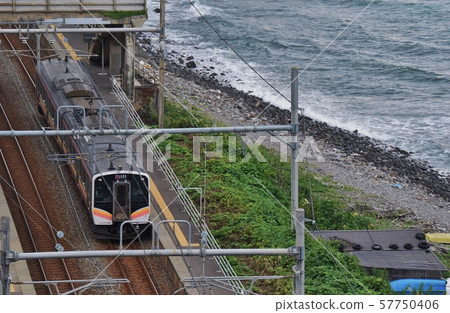 以日本海附近的車站而聞名的JR信越線青見川站 以日本海附近的車站而聞名的JR信越線青見川站 57750406