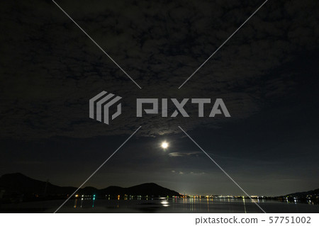 福岡縣I島市的夜景 福岡縣I島市的夜景 57751002