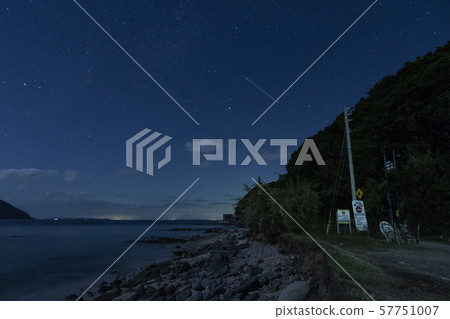 Night view of Itoshima City, Fukuoka Prefecture Night view of Itoshima City, Fukuoka Prefecture 57751007
