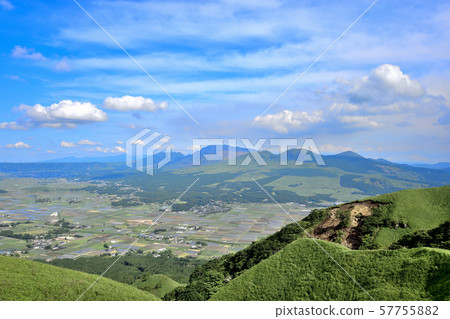 Oaso Outer ring from Aso Gakudake and Aso city view from Daikan peak on Sotoyama 339 57755882