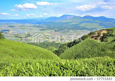 Oaso Outer ring from Aso Gakudake and Aso city view from Daikan peak on Sotoyama 339 57755883