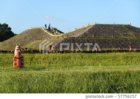 Yahatsuka Tumulus (Howatada Tumulus) Takasaki 57756257