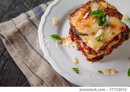 tradicional Parmigiana di melanzane: baked tradicional Parmigiana di melanzane: baked 57758052