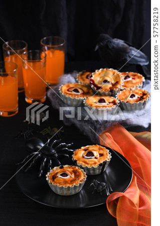 Halloween Creepy Eye Cakes 57758219