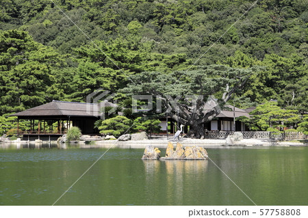 Ritsurin Park Ugetsutei and Nanko (Kagawa) 57758808