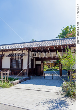 Nezu Memorial Hall Nagayamon Entrance 57764613