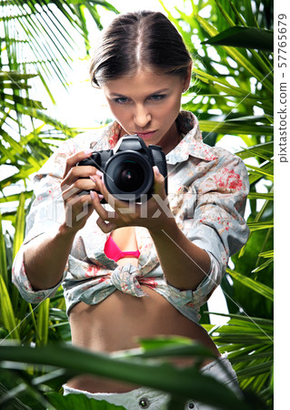 photographer 57765679