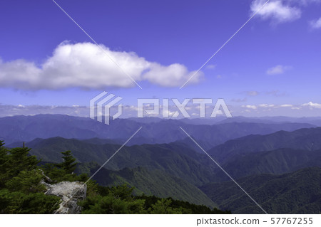 山脈從 57767255