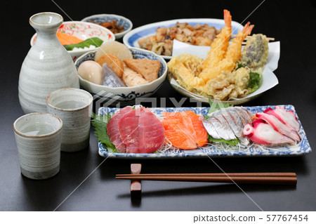 日本酒和日本料理_居酒屋美食 57767454