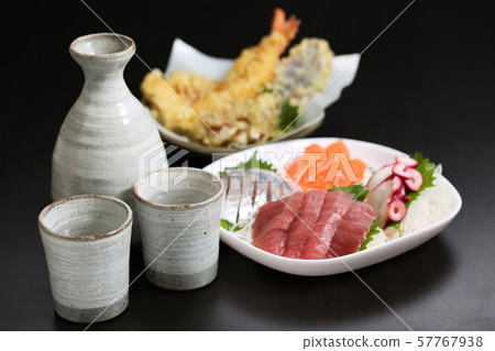 Japanese sake and Japanese cuisine_Izakaya cuisine Japanese sake and Japanese cuisine_Izakaya cuisine 57767938