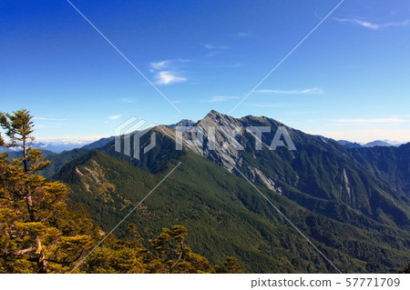 Mountain Hiking, the second section of the Central Mountain Range 57771709