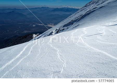 Okuchichibu mountain range seen from Yatsugatake mountain range, Yokodake ridgeline Okuchichibu mountain range seen from Yatsugatake mountain range, Yokodake ridgeline 57774065