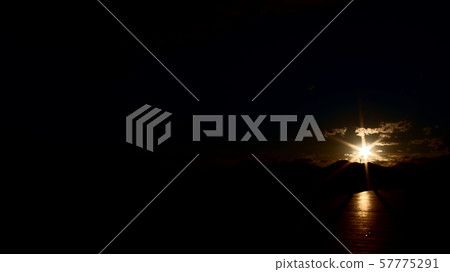 Setting sun Setting sun 57775291