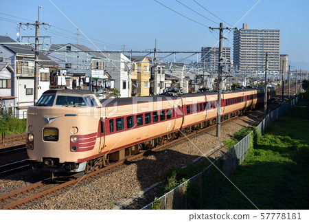 在東海道線上運行的六個381只特快鸛 57778181