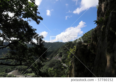 從龜岩看的鈴鹿領域2 57780152