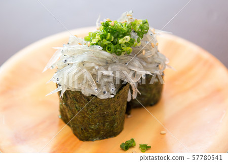 壽司和生魚片 壽司和生魚片 57780541