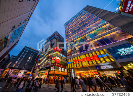 日本的東京都市風景，東京/秋葉原站前廣場開發（在電氣市鎮誕生的新建築物，屏幕的左後方） 57782496