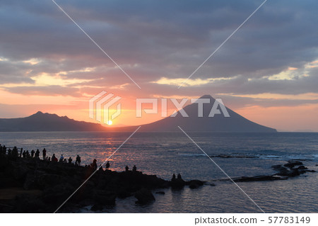 People watching Kaimondake and the first sunrise from Bansho-no-Nana Park People watching Kaimondake and the first sunrise from Bansho-no-Nana Park 57783149