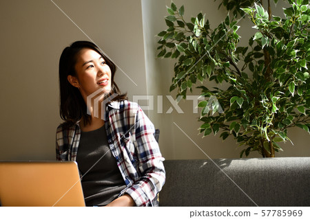 太陽和女人 太陽和女人 57785969