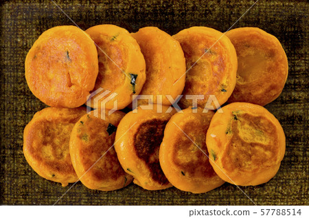 Pumpkin rice cake 57788514