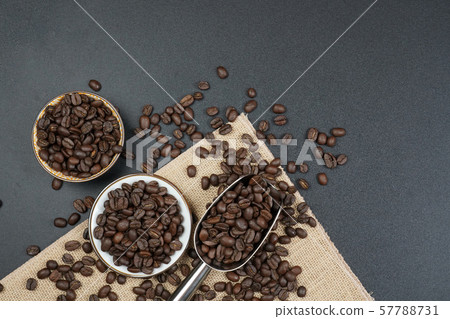 烘焙咖啡和咖啡背景 57788731