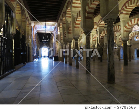 Mezquita cylinder forest 57792569