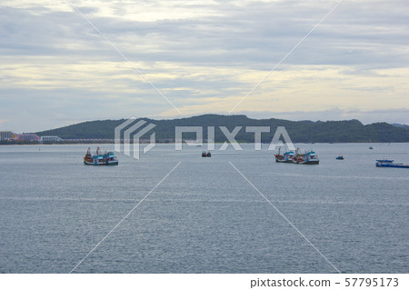 Sea and ship 57795173