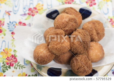 薩塔安達吉 57795529