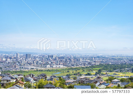 Cityscape seen from the suburbs 57797333